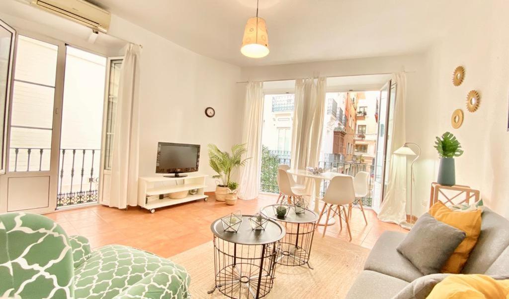 Superb Apartment In Downtown Of Sevilla ,Parking Optional, Top !! Dış mekan fotoğraf